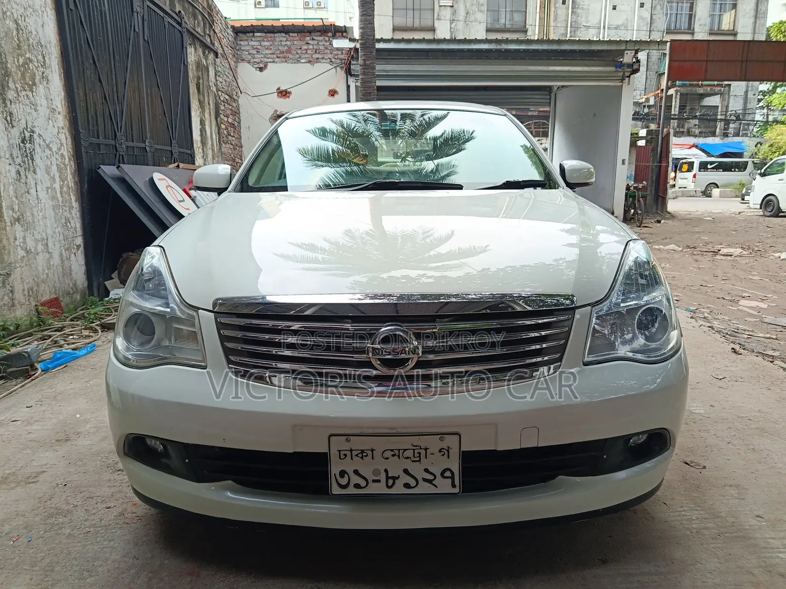Nissan Bluebird 2011 Blue