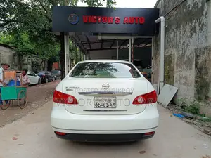 Nissan Bluebird 2011 Blue