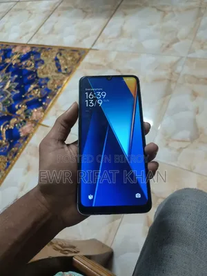 Mobile Phone 8 GB Green