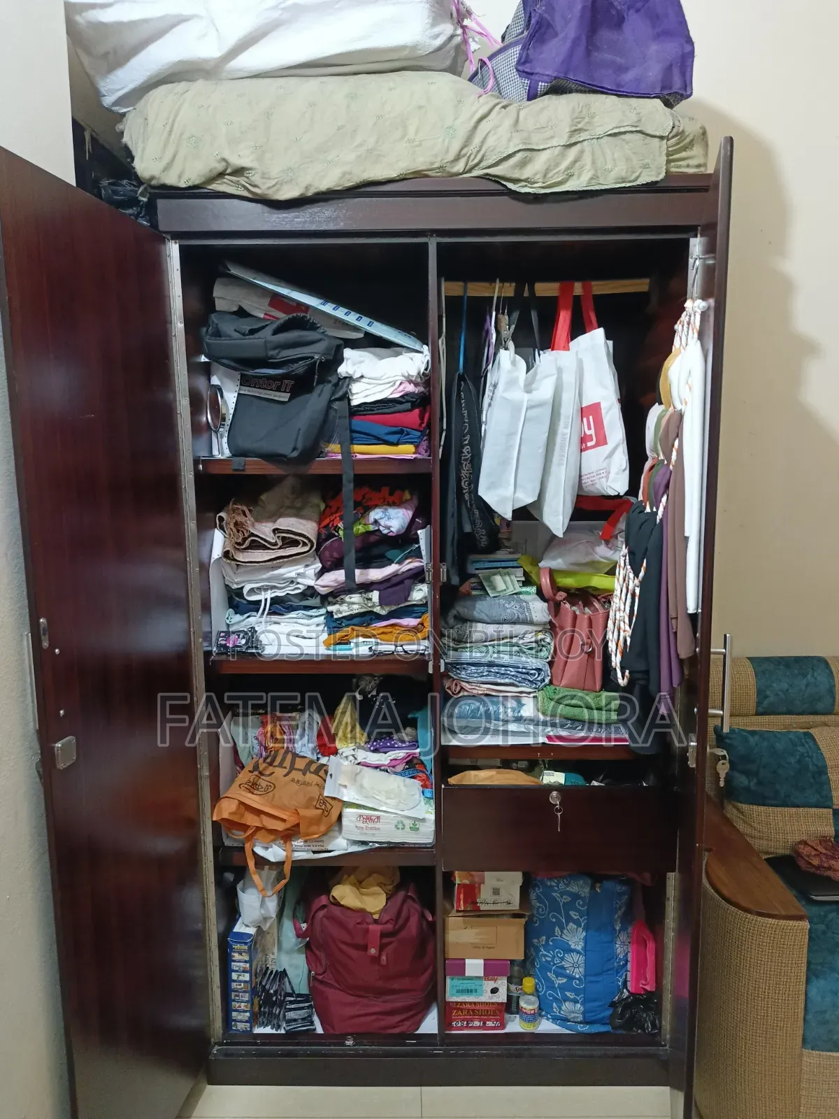 Beautiful simple design Malaysian wood wardrobe