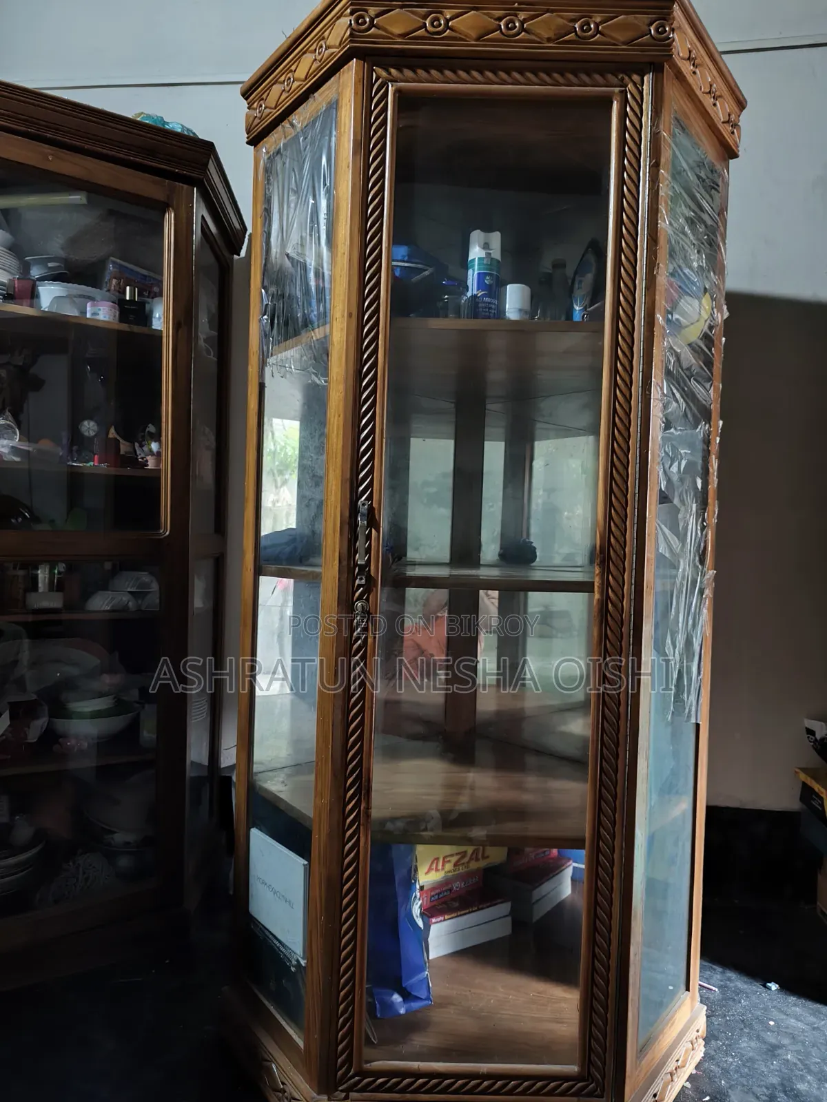 কর্নার এর থেকে শোকেজ বেশি