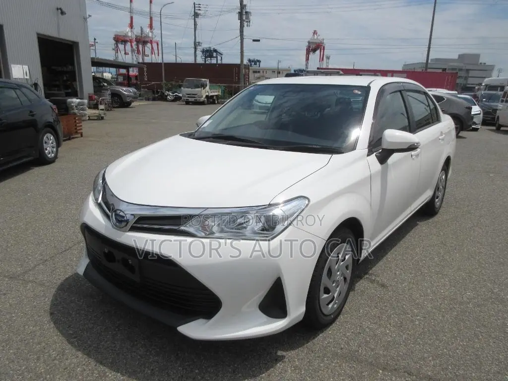 Toyota Axio 2021 White