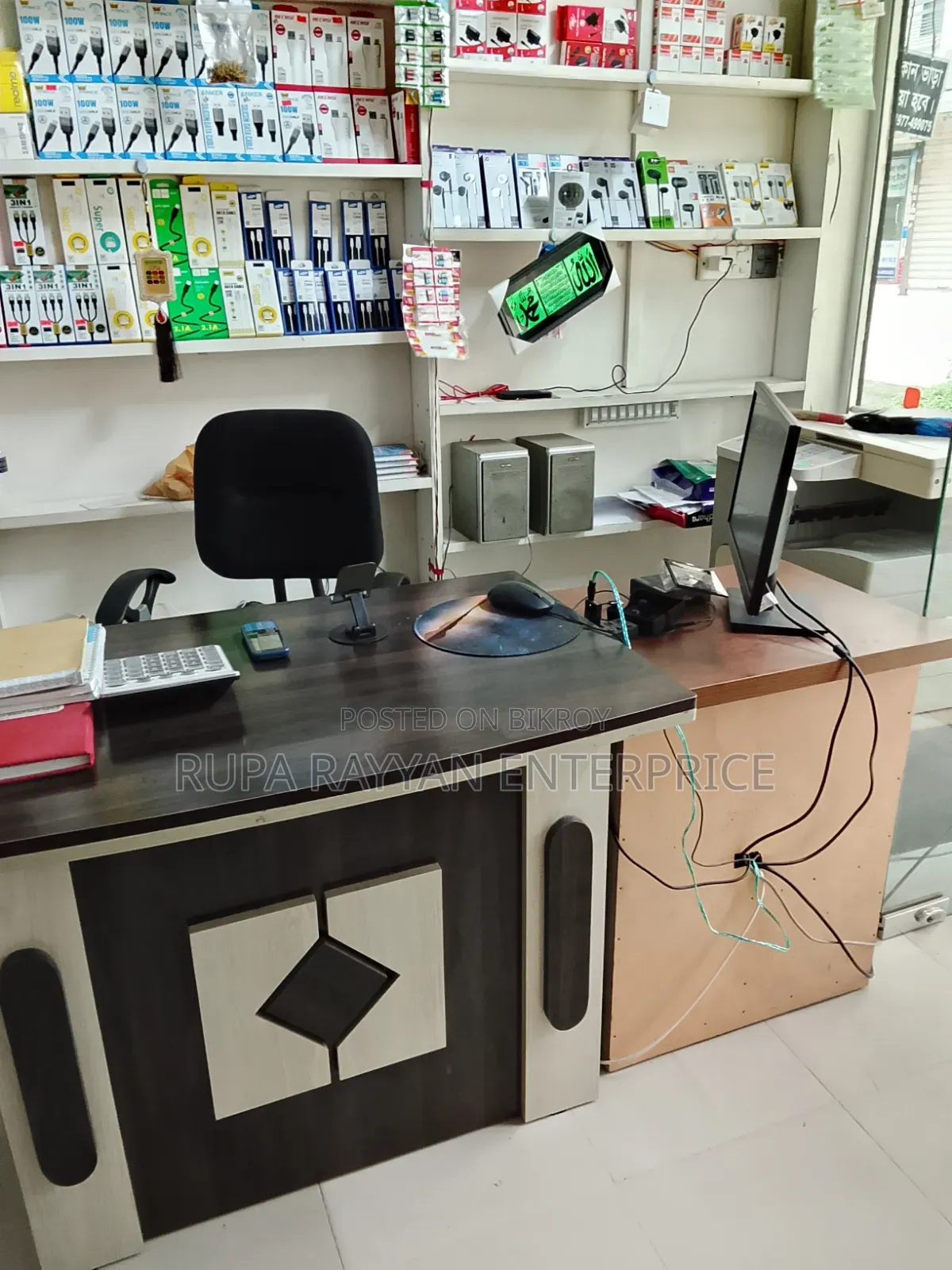Shop with Decoration and Goods for Sale or Rent