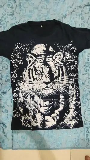 কাস্টমাইজ টি-শার্ট