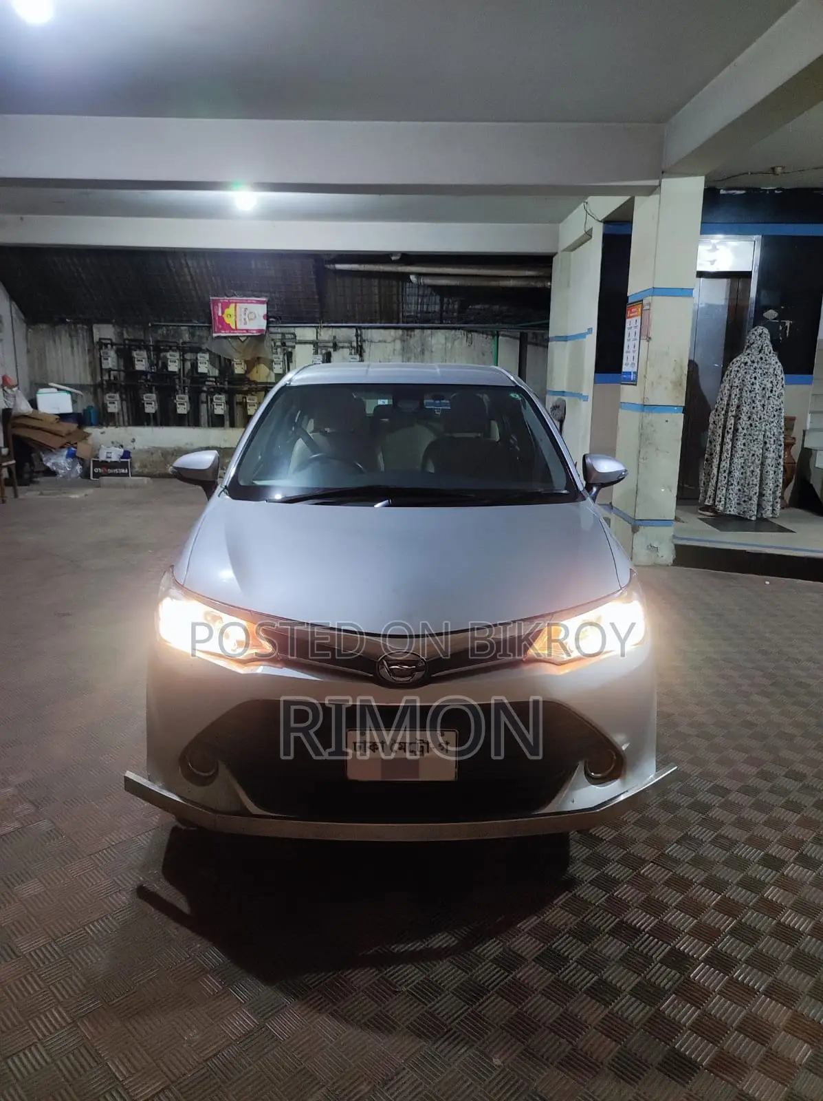 টয়োটা অ্যাক্সিও ১.৫ এক্স টু-হুইল ড্রাইভ ২০১৬ সিলভার