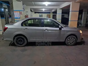 টয়োটা অ্যাক্সিও ১.৫ এক্স টু-হুইল ড্রাইভ ২০১৬ সিলভার