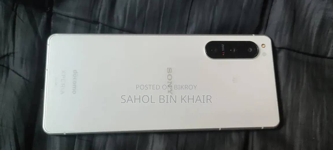সনি এক্সপেরিয়া ৫ আইভি ১২৮ জিবি সাদা