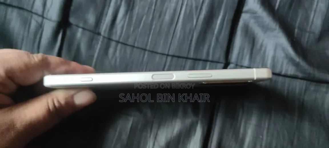 সনি এক্সপেরিয়া ৫ আইভি ১২৮ জিবি সাদা