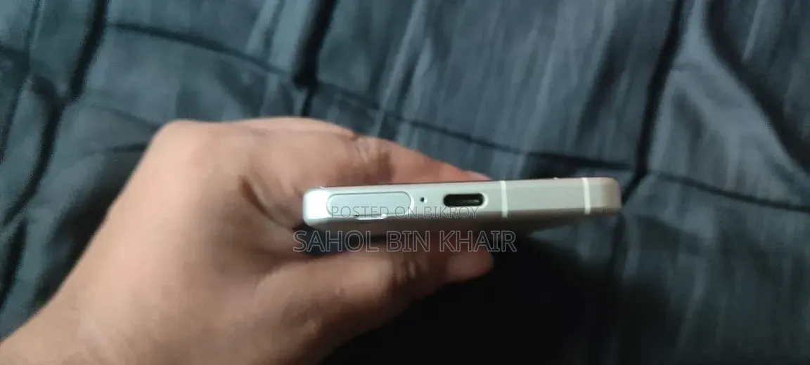 সনি এক্সপেরিয়া ৫ আইভি ১২৮ জিবি সাদা