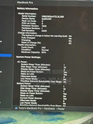 Laptop Apple MacBook Pro 2022 M2 8GB Apple M2 SSD 256GB