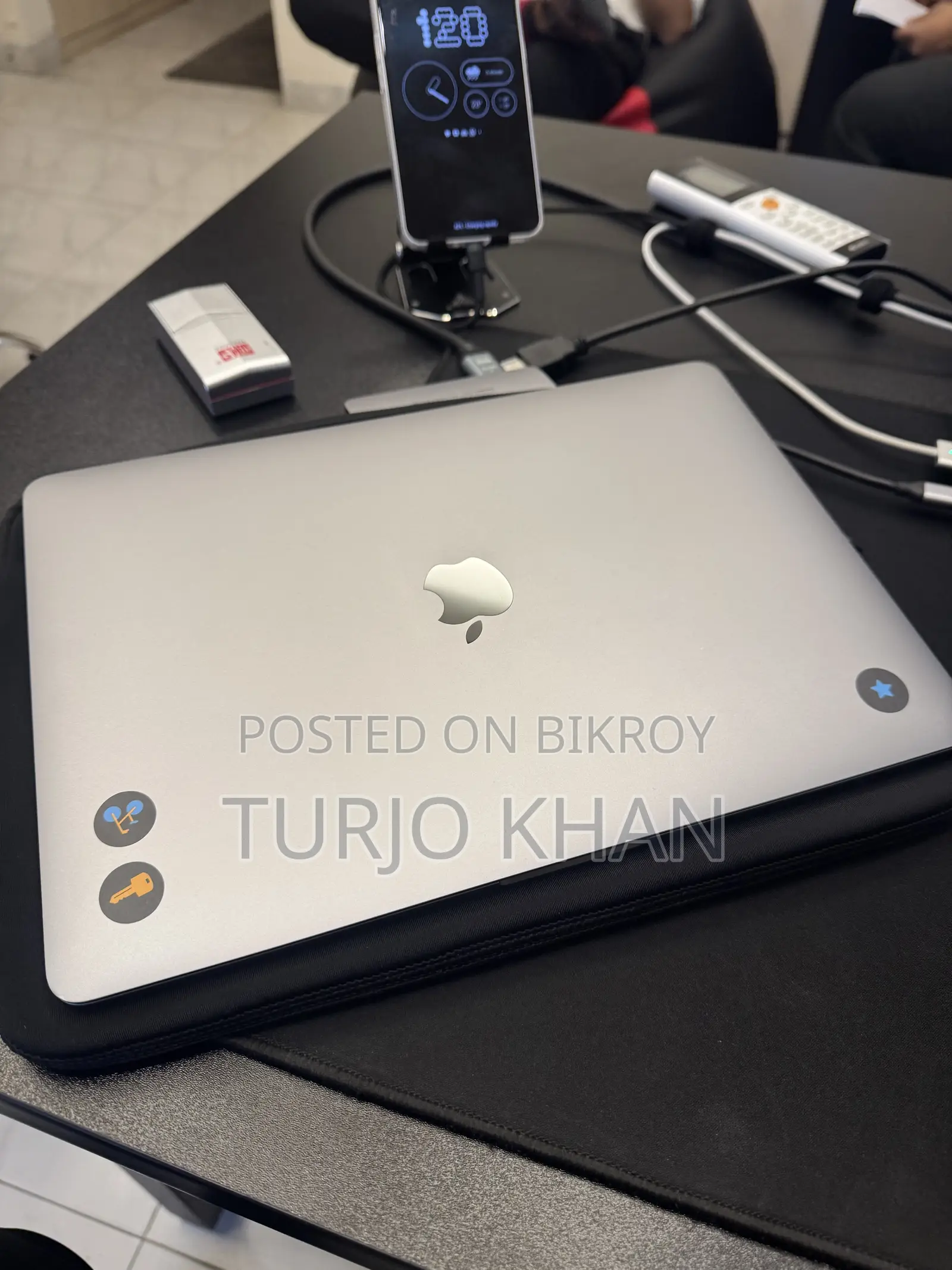 Laptop Apple MacBook Pro 2022 M2 8GB Apple M2 SSD 256GB