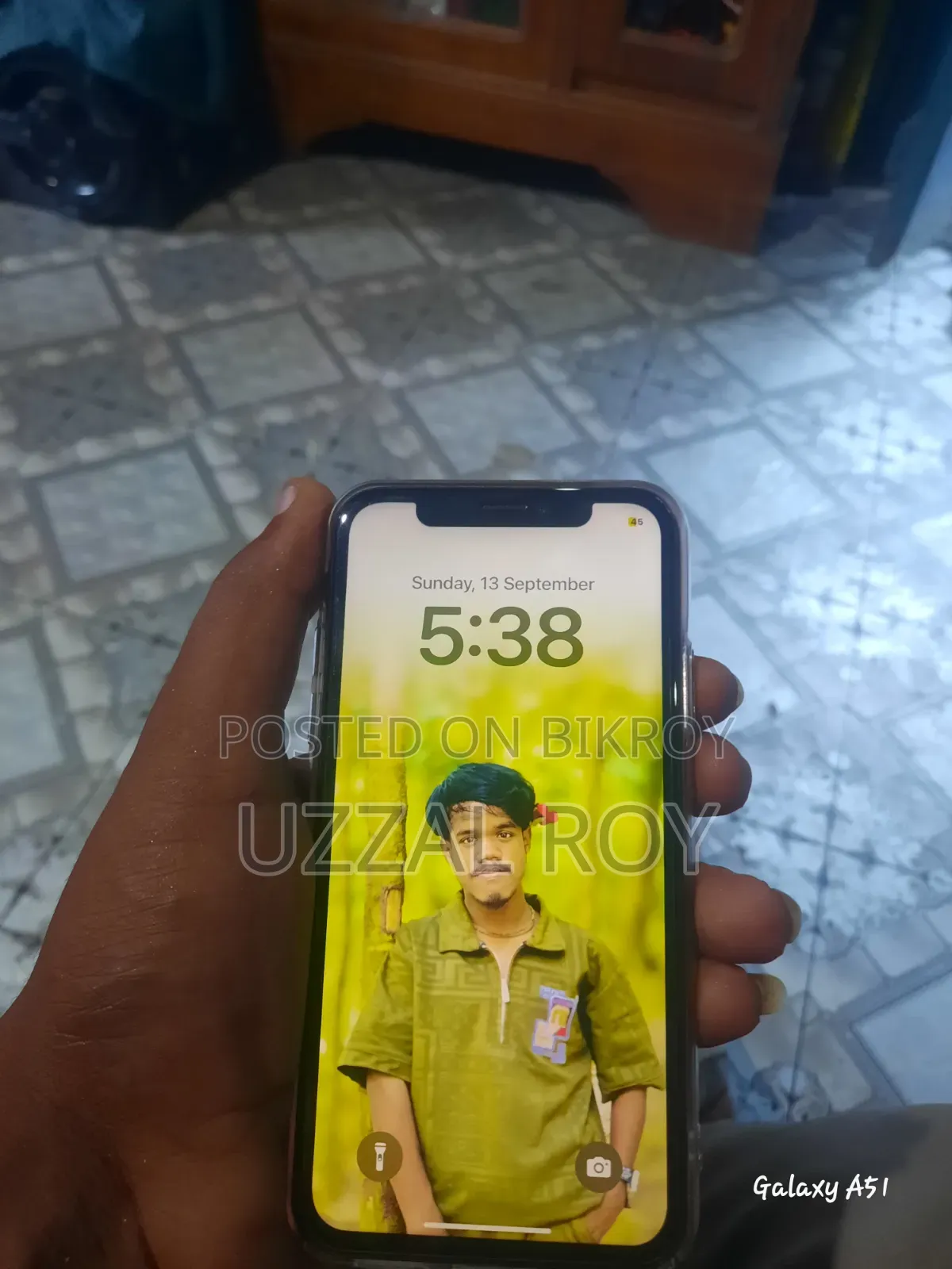 New Apple iPhone XS 64 GB White