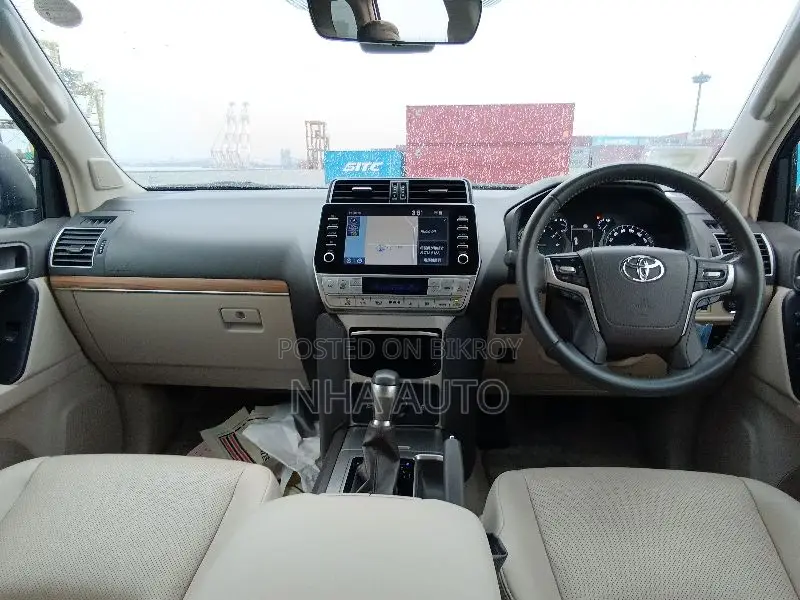 Toyota Land Cruiser Prado 2.7 2022 Pearl