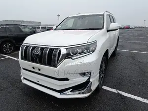 টয়োটা ল্যান্ড ক্রুজার প্রাডো ২.৭ ২০২২ পার্ল