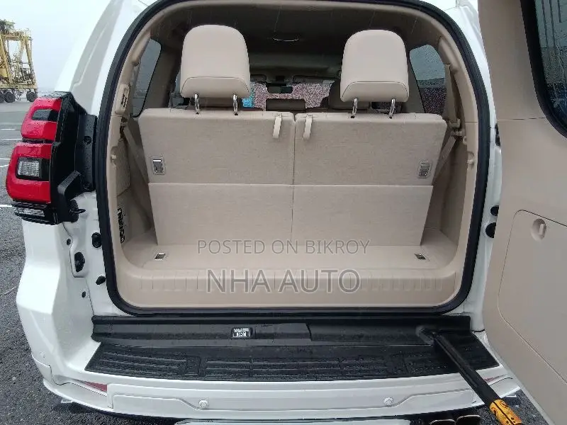 Toyota Land Cruiser Prado 2.7 2022 Pearl
