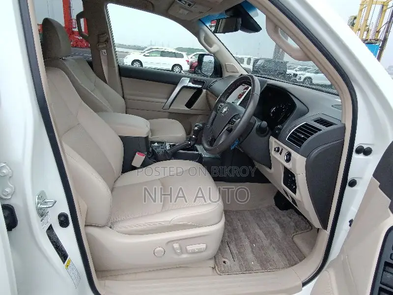 Toyota Land Cruiser Prado 2.7 2022 Pearl