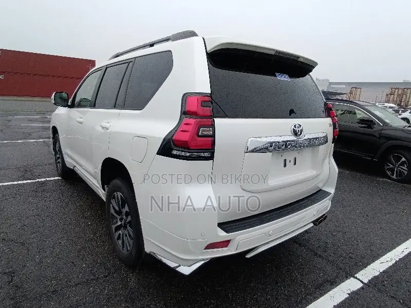 Toyota Land Cruiser Prado 2.7 2022 Pearl