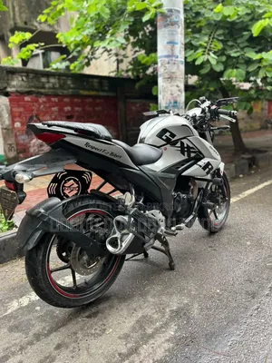 সুজুকি জিক্সার ২০২২ রেড