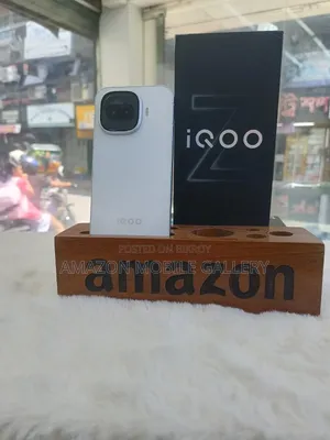 আইকিউও ২৫৬ জিবি হোয়াইট