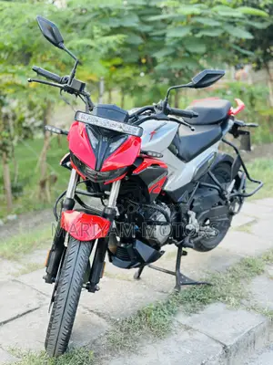 হিরো এক্সট্রিম ১২৫আর ২০২৫ রেড