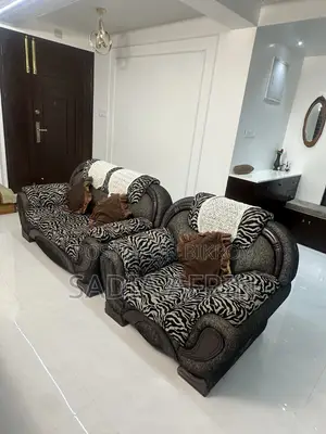 জেব্রা প্রিন্ট সোজা সেট (বসার ধারণক্ষমতা: ৫ সিটার)