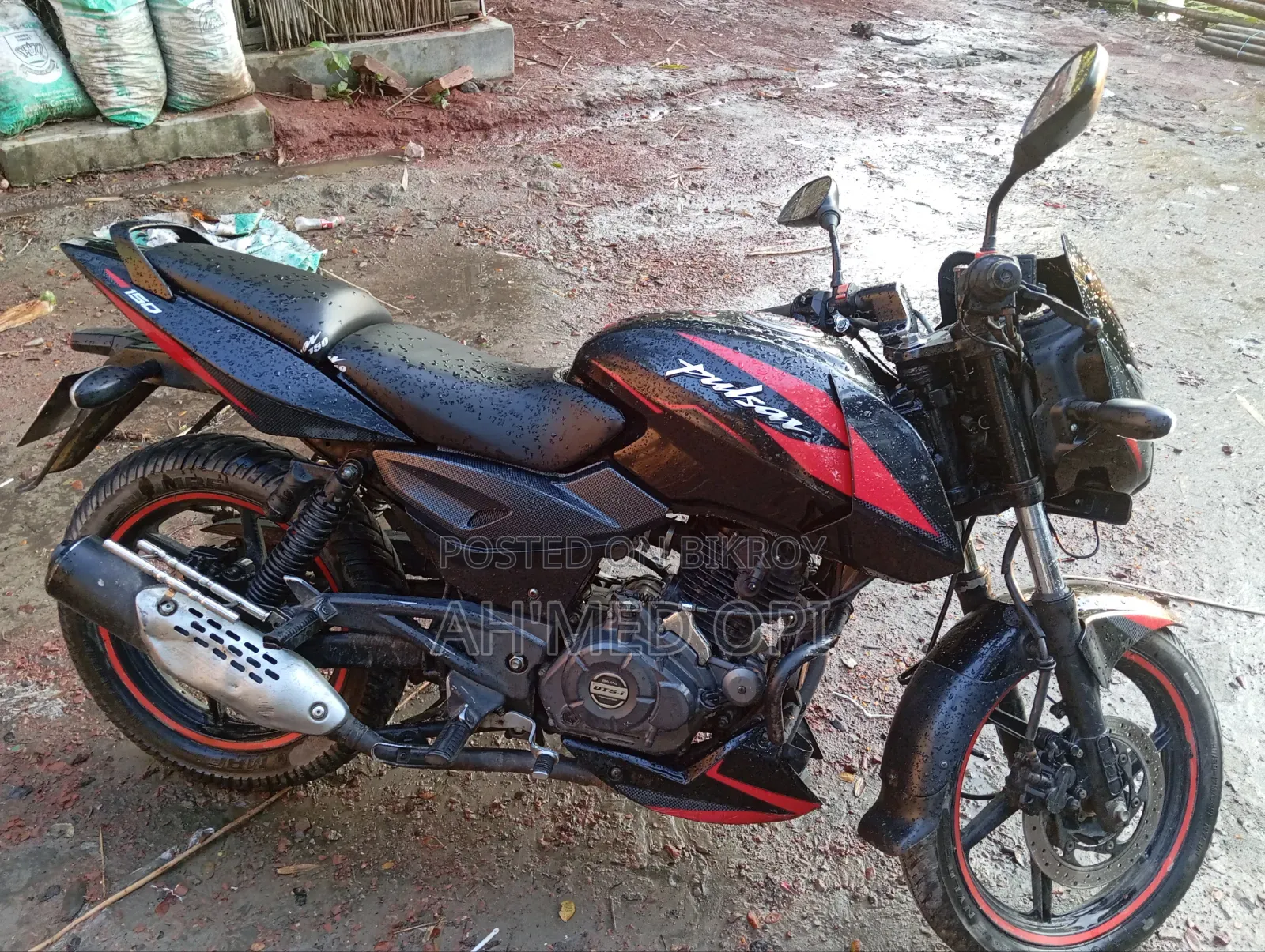 Bajaj Pulsar 150 2024 Red