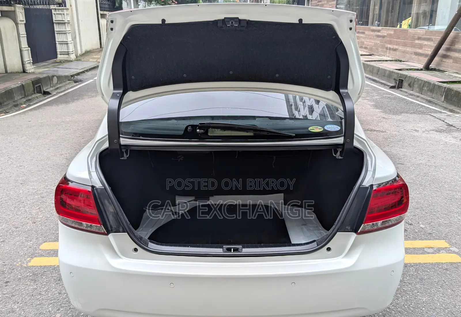 Toyota Premio 1.5 Front-Wheel Drive 2020 Pearl