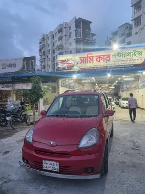 টয়োটা ফান কার্গো ২০০১ লাল
