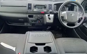 Toyota HiAce 2021 Silver