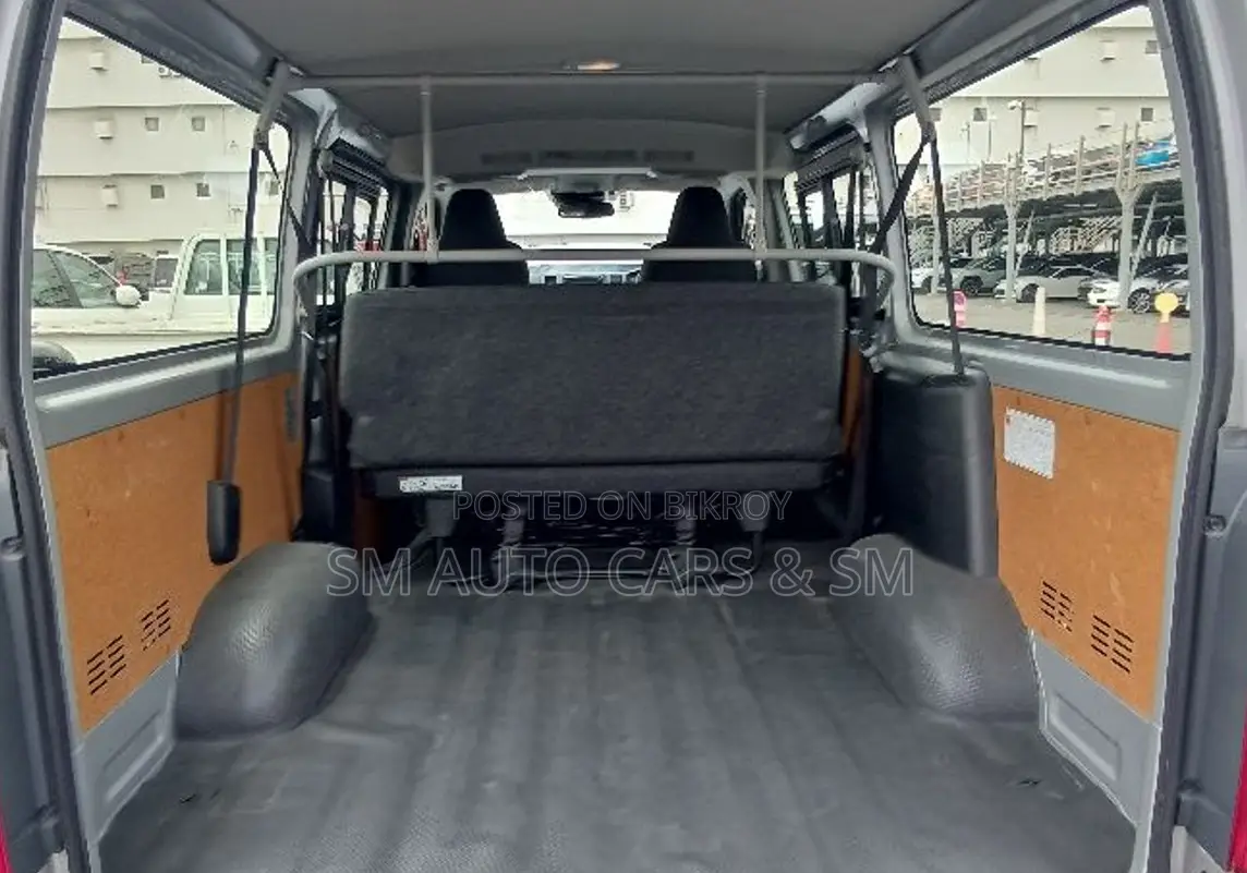 Toyota HiAce 2021 Silver