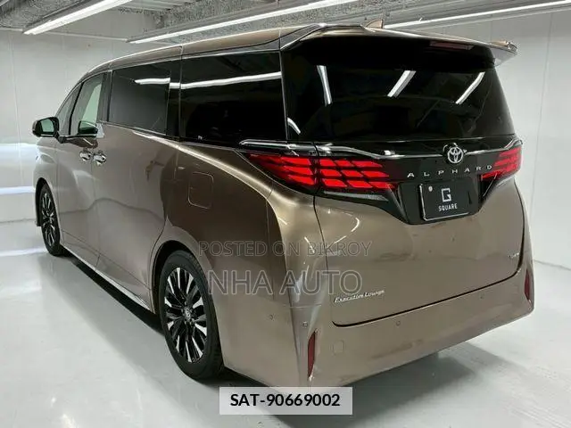 টয়োটা আলফার্ড ২০২৪ গোল্ড