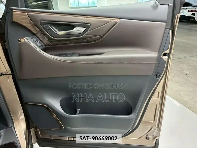 টয়োটা আলফার্ড ২০২৪ গোল্ড