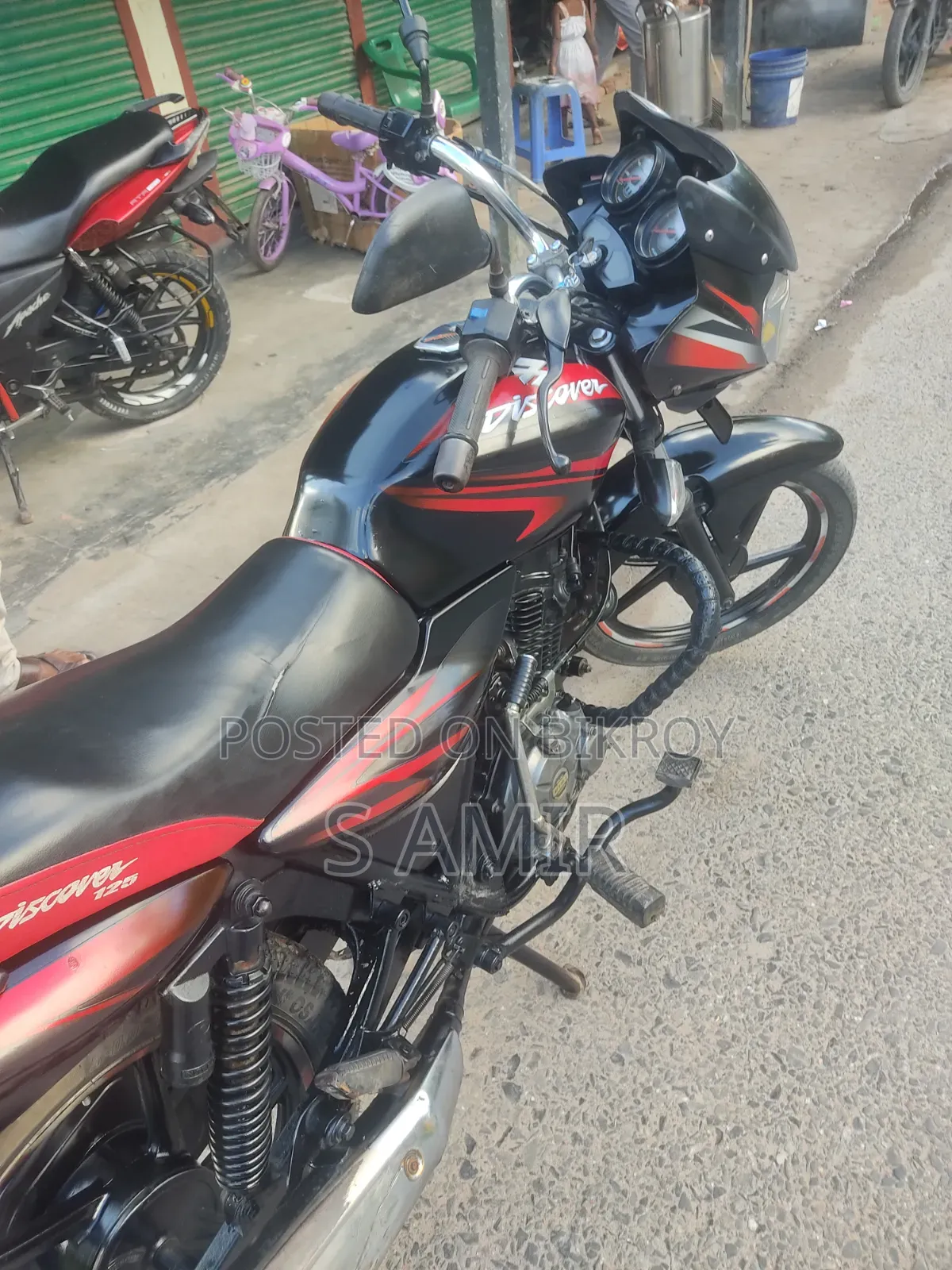 বাজাজ ডিসকভার ১২৫ ২০১৩ ব্ল্যাক