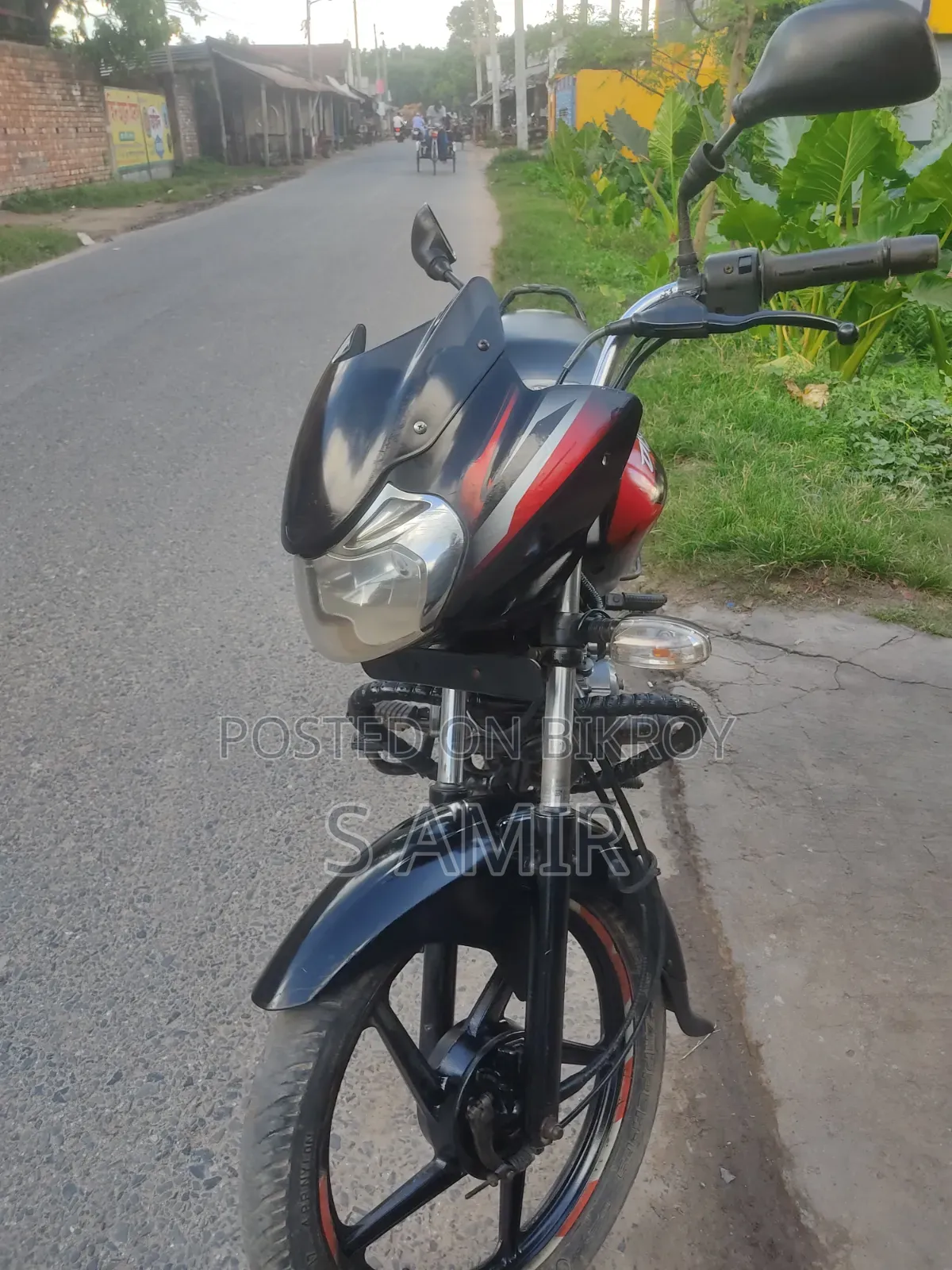 বাজাজ ডিসকভার ১২৫ ২০১৩ ব্ল্যাক