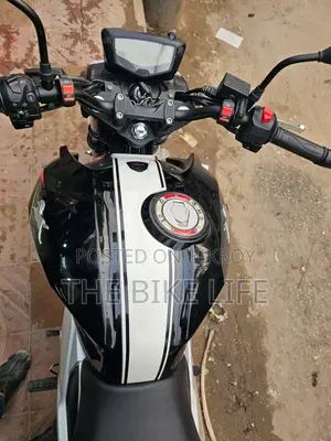 টিভিএস আপাচি ১৬০ ৪ভি ২০২২ কালো
