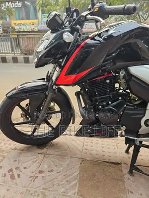 টিভিএস আপাচি ১৬০ ৪ভি ২০২২ কালো