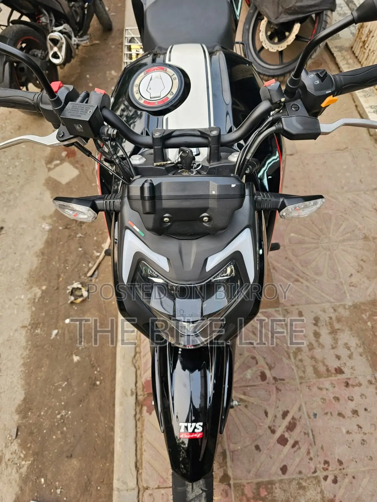 টিভিএস আপাচি ১৬০ ৪ভি ২০২২ কালো