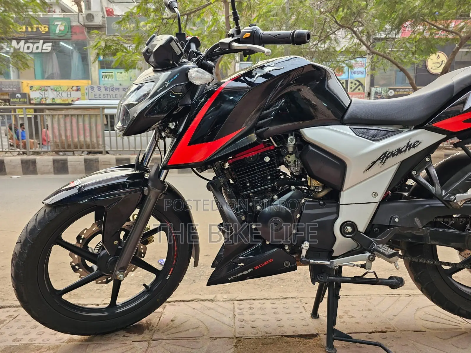 টিভিএস আপাচি ১৬০ ৪ভি ২০২২ কালো