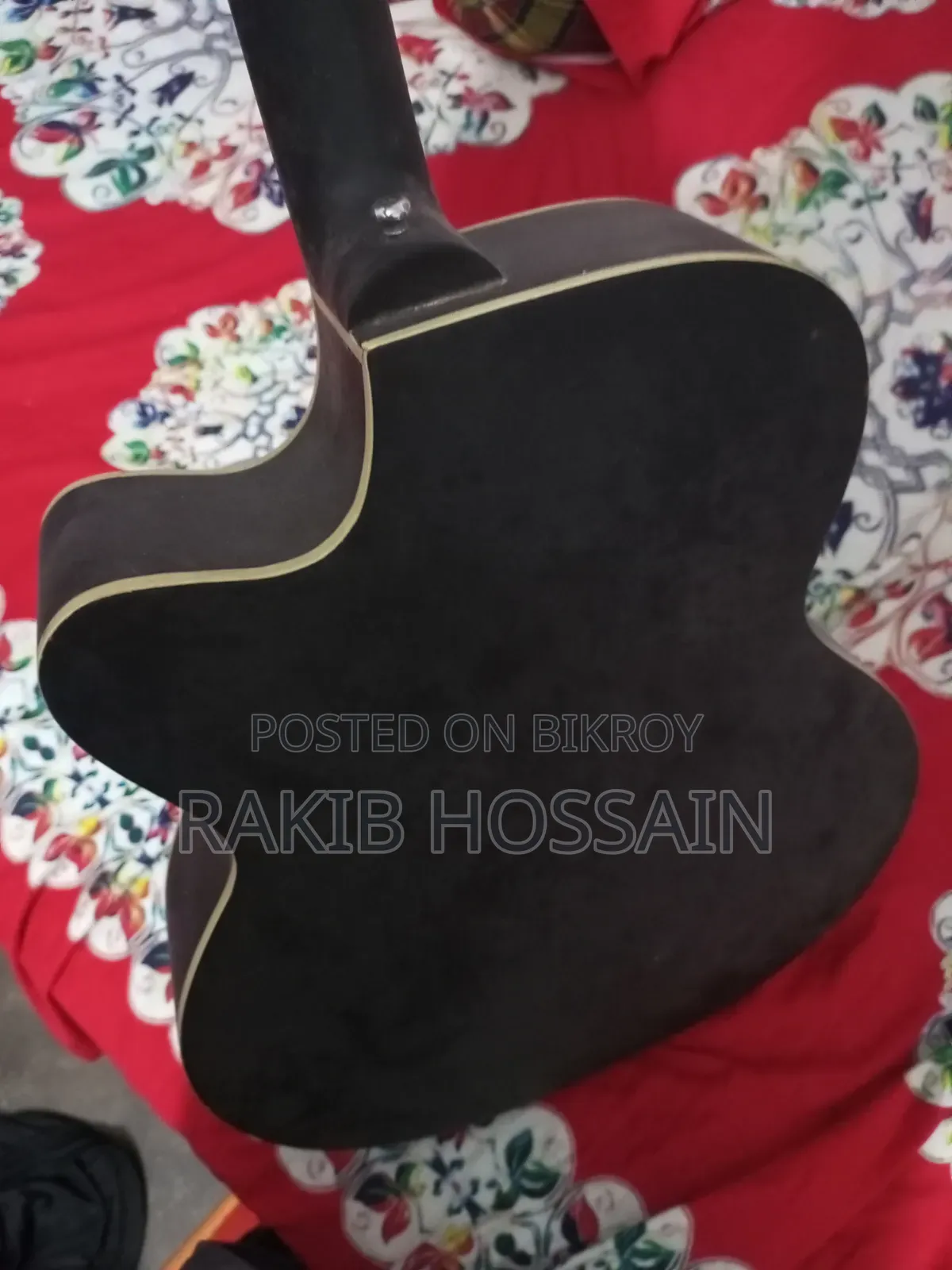 পুরাতন গিটার