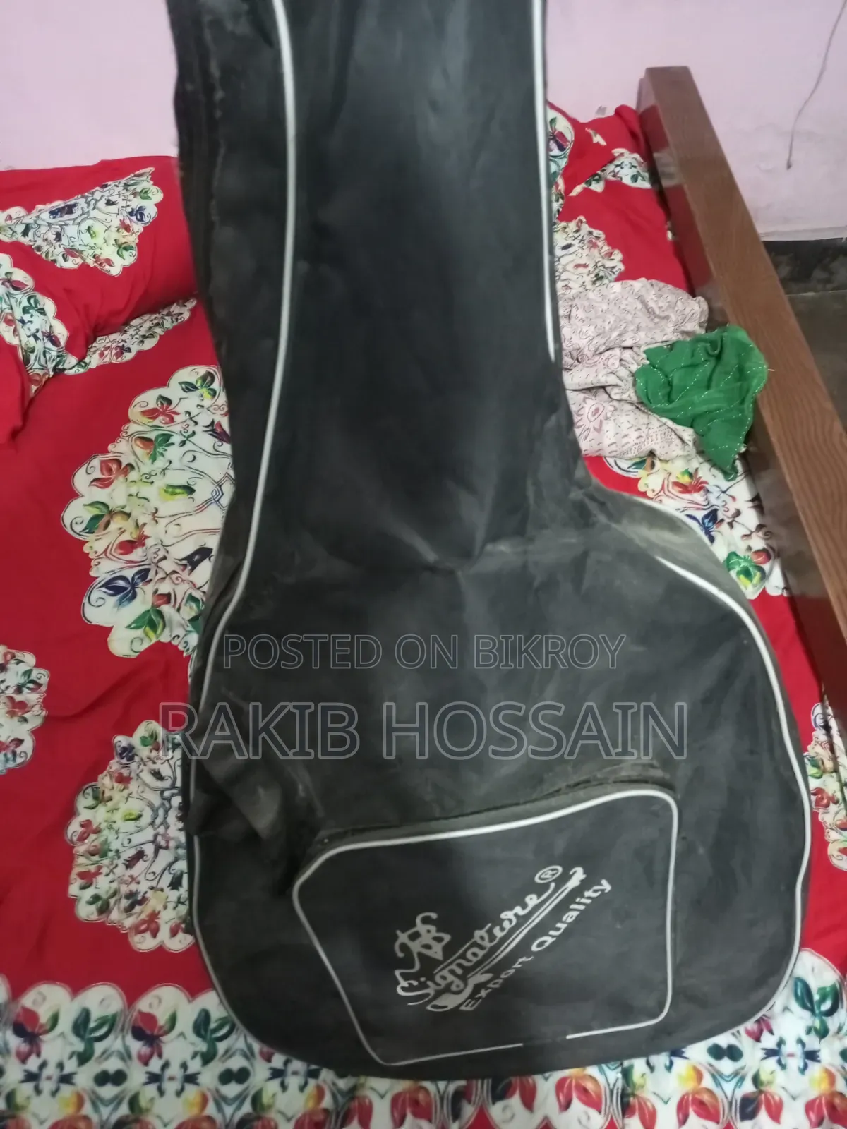 পুরাতন গিটার