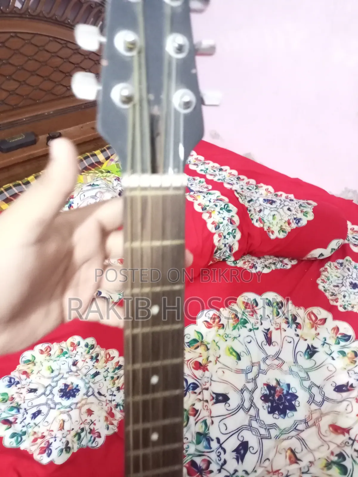 পুরাতন গিটার