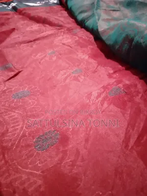 সম্পূর্ণ বুনন কাজের শাড়ি
