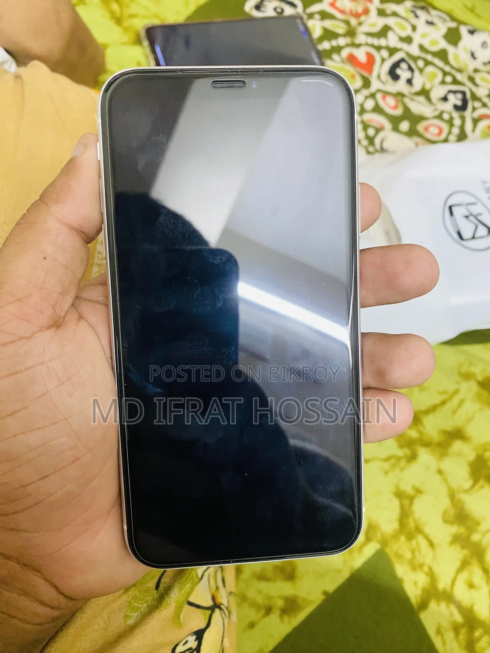 অ্যাপল আইফোন এক্সআর ৬৪ জিবি হোয়াইট
