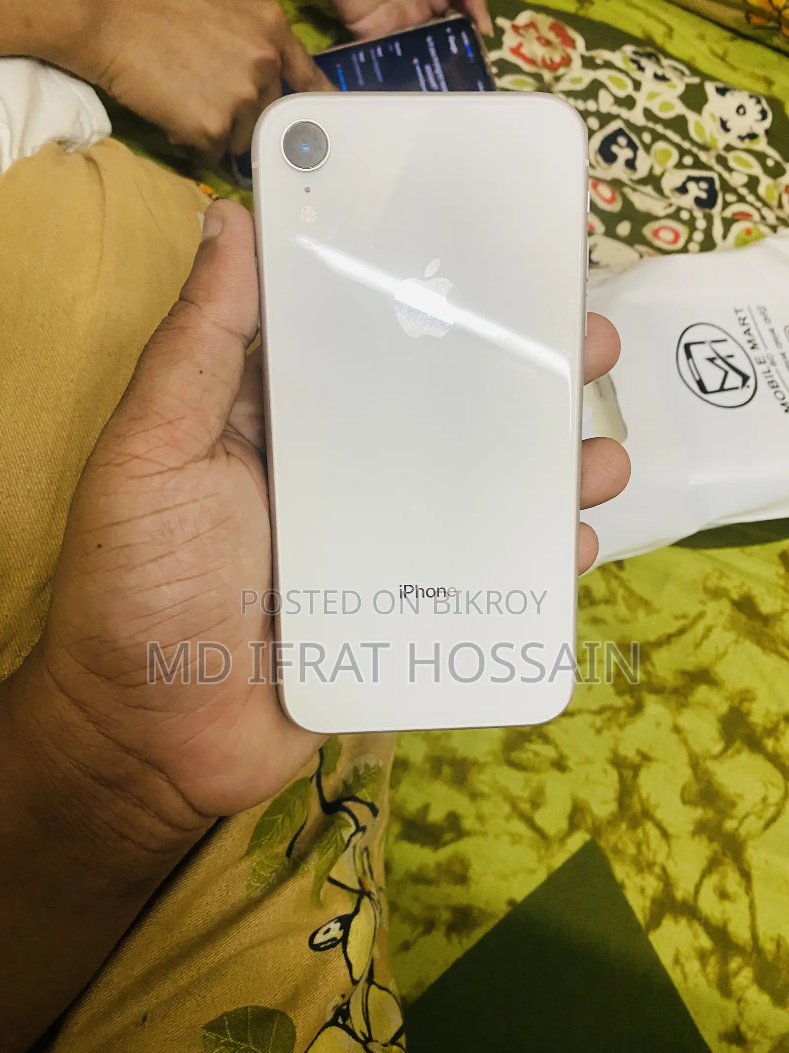 অ্যাপল আইফোন এক্সআর ৬৪ জিবি হোয়াইট