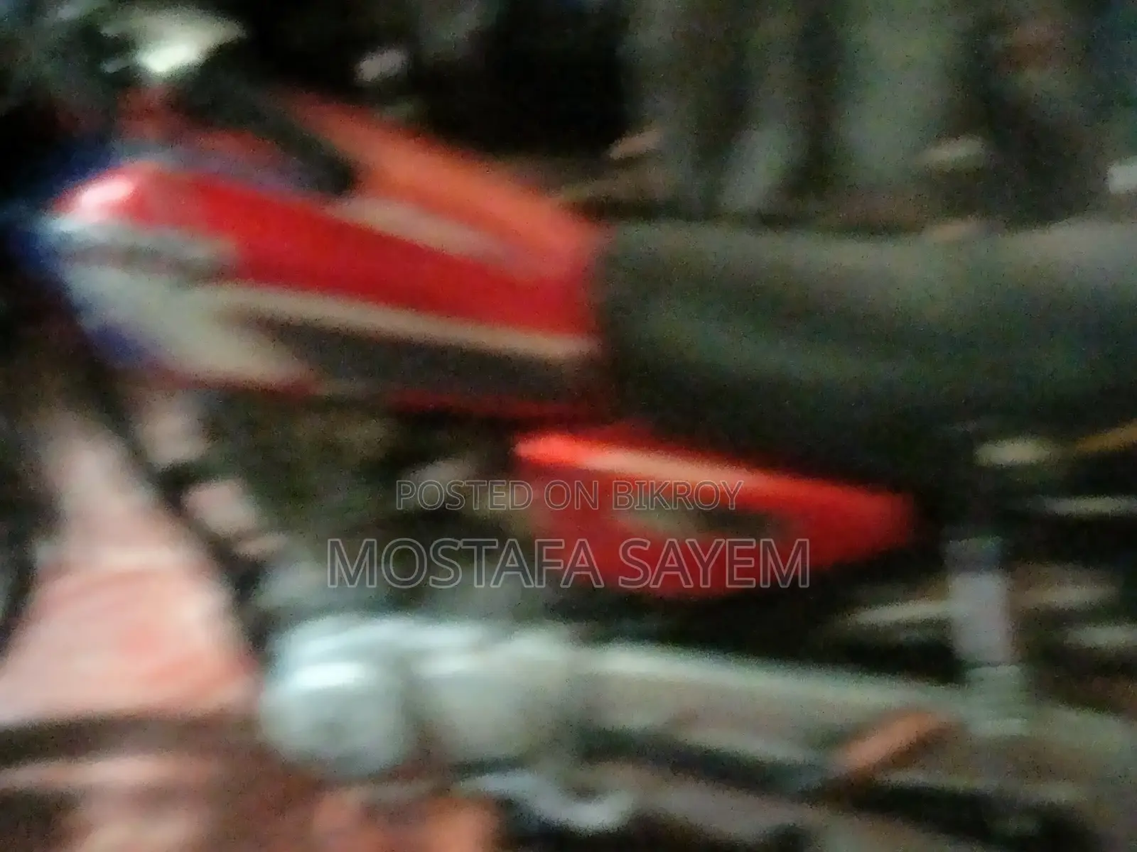 হোন্ডা ১৯৮০ লাল