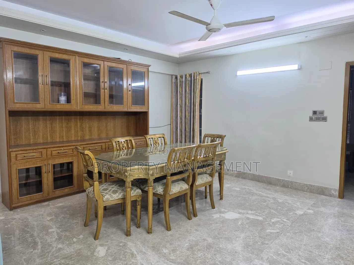 গুলশানের অ্যাসেটে ভাড়ার জন্য আসবাবপত্রসহ ৩ বেডরুমের অ্যাপার্টমেন্ট