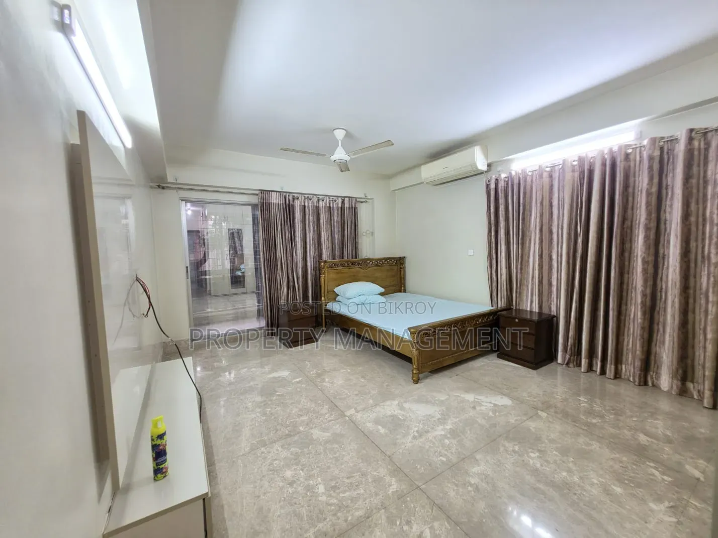 গুলশানের অ্যাসেটে ভাড়ার জন্য আসবাবপত্রসহ ৩ বেডরুমের অ্যাপার্টমেন্ট