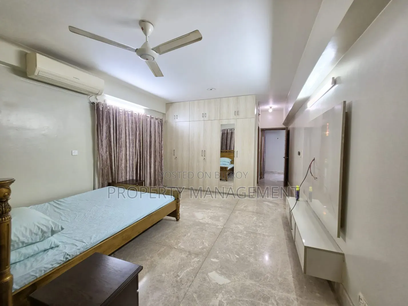 গুলশানের অ্যাসেটে ভাড়ার জন্য আসবাবপত্রসহ ৩ বেডরুমের অ্যাপার্টমেন্ট