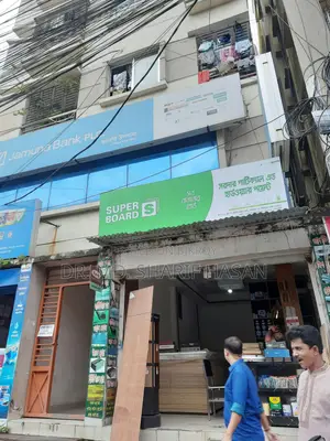 Shop/Showroom for Rent in Attractive Prime Location
