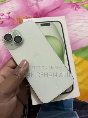 Apple iPhone 15 128 GB Green